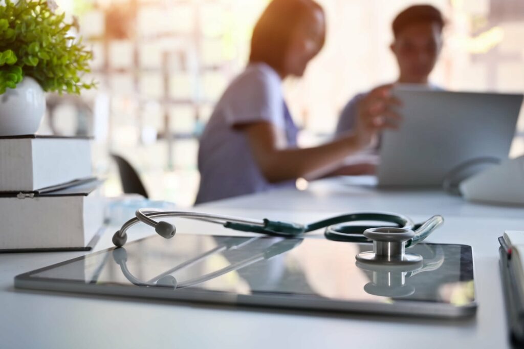 Analyse de l’attractivité de la France dans le tourisme médical comme facteur de croissance d'un établissement de soins et application au plan marketing stratégique de l’établissement